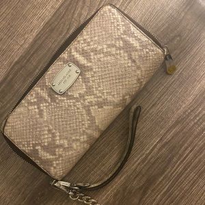 Michael Kors wristlet